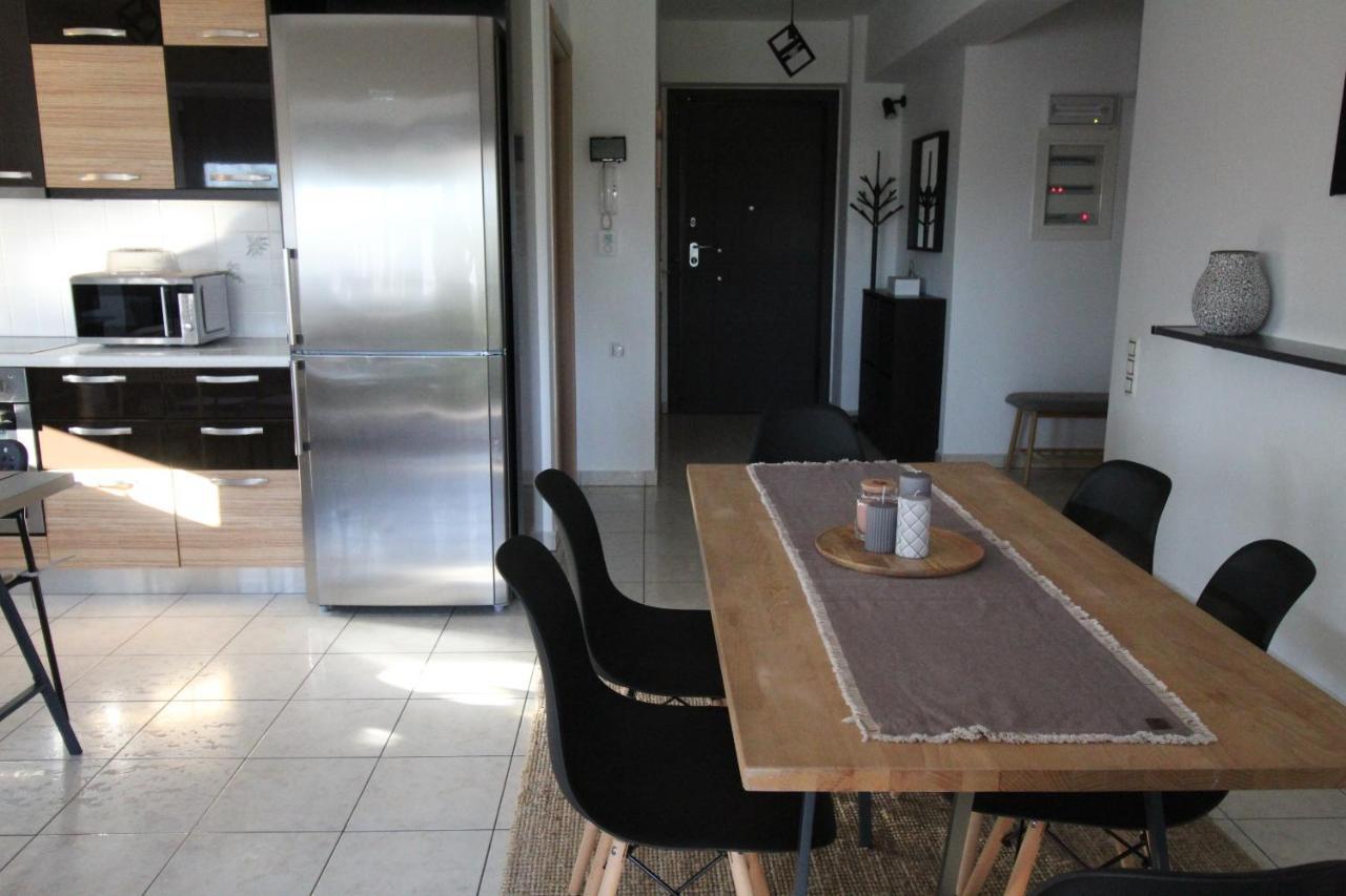 Lovely 2-Bedroom Apartment Atenas Exterior foto