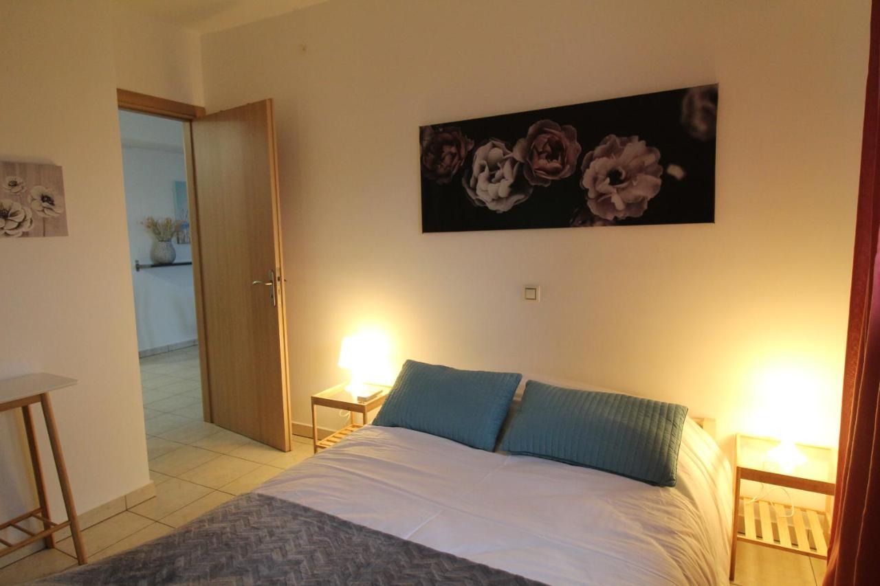 Lovely 2-Bedroom Apartment Atenas Exterior foto